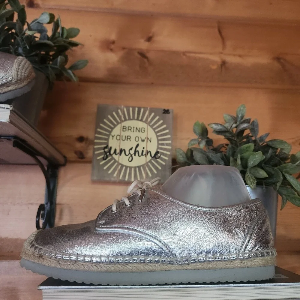 Michael Kors Hastings VC16J Metallic Leather Silver Sneaker Jute Espadrille Sz 8